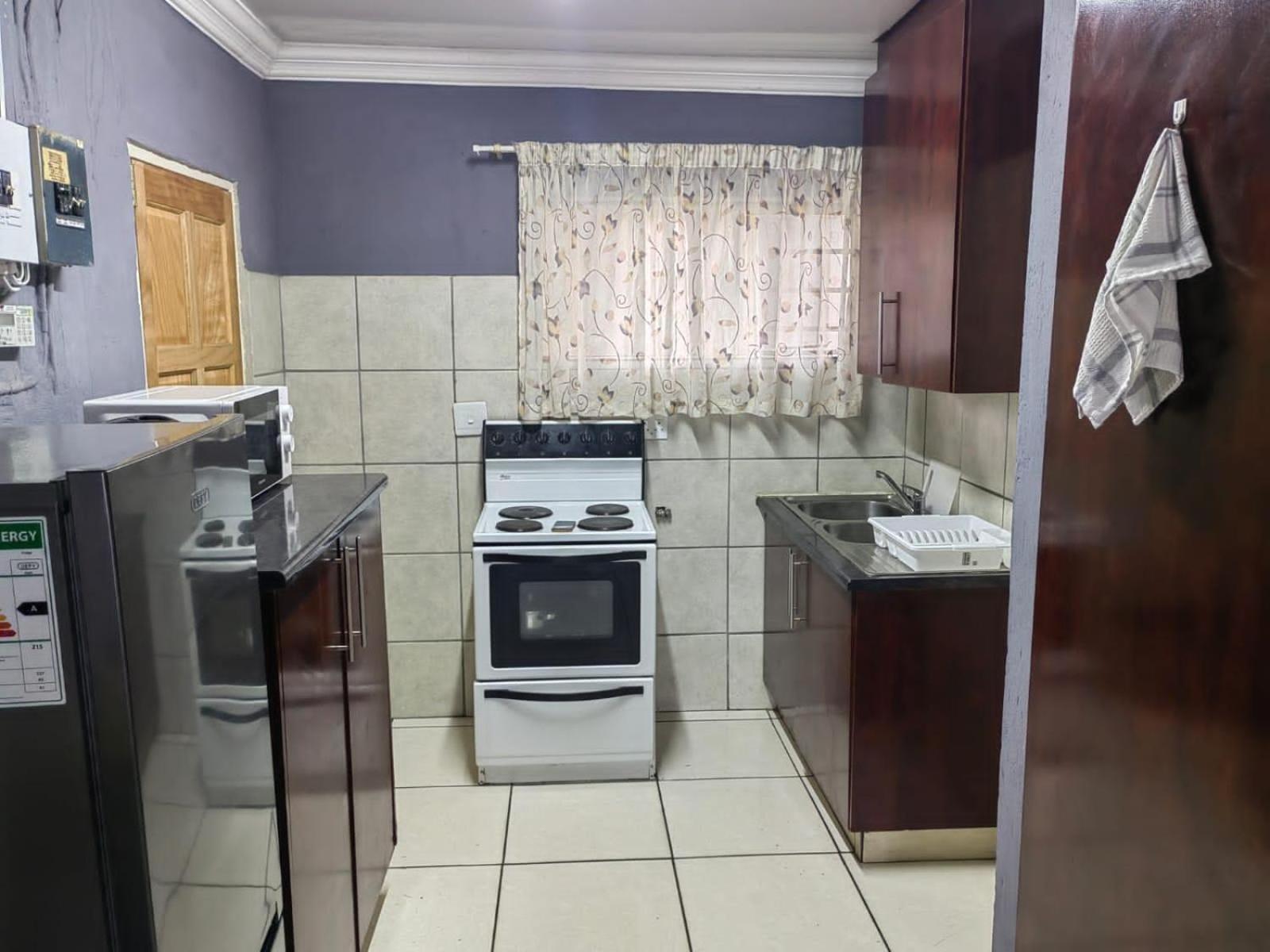 Sibahlenomhlambi Guesthouse Springs  Bagian luar foto