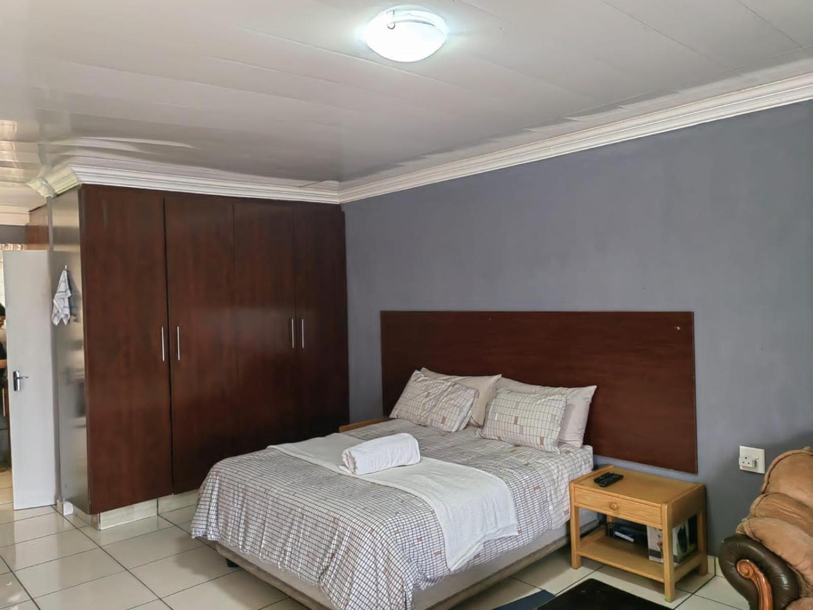 Sibahlenomhlambi Guesthouse Springs  Bagian luar foto