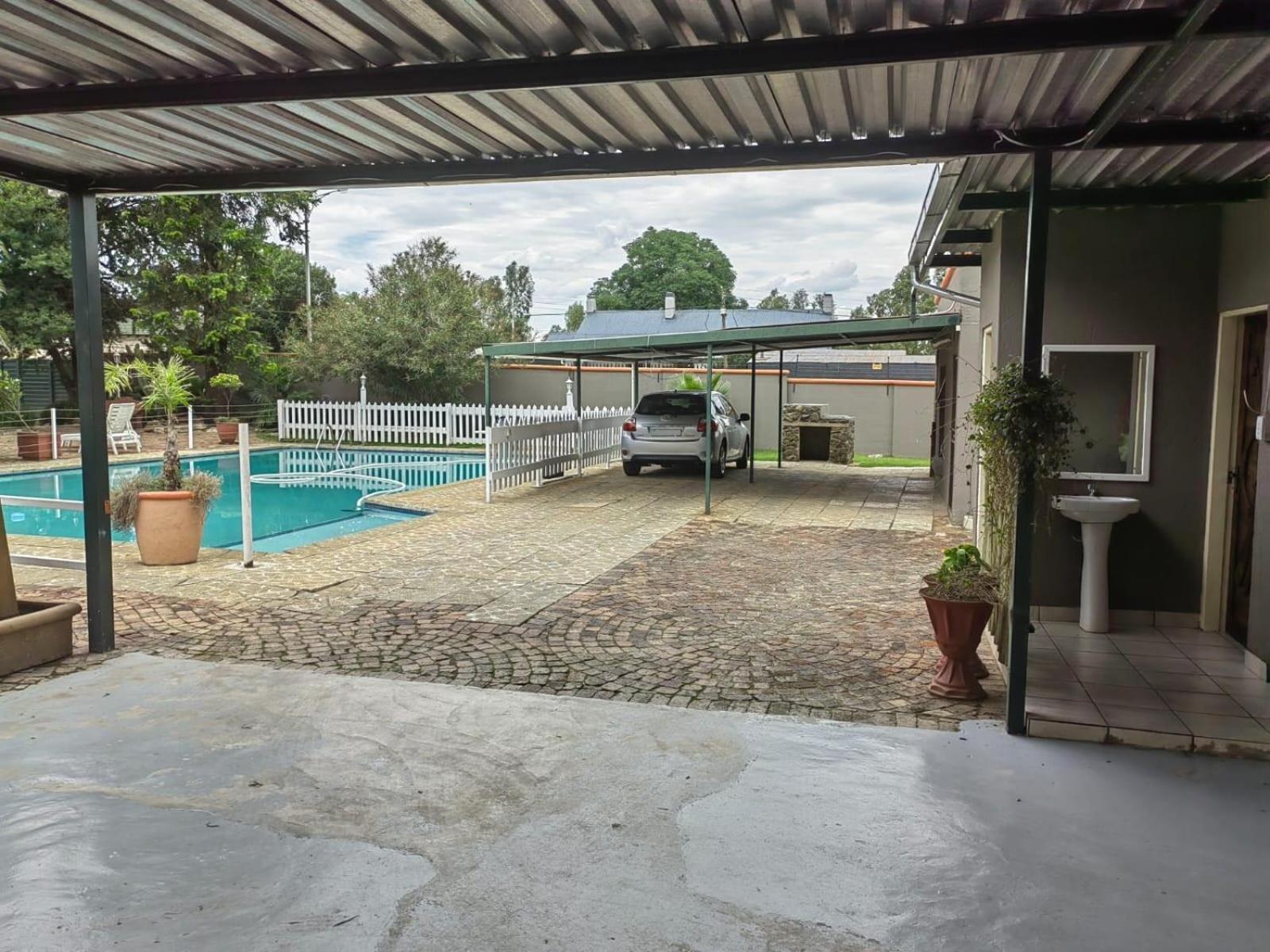 Sibahlenomhlambi Guesthouse Springs  Bagian luar foto