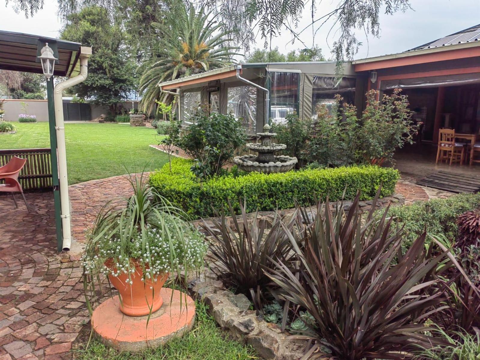 Sibahlenomhlambi Guesthouse Springs  Bagian luar foto