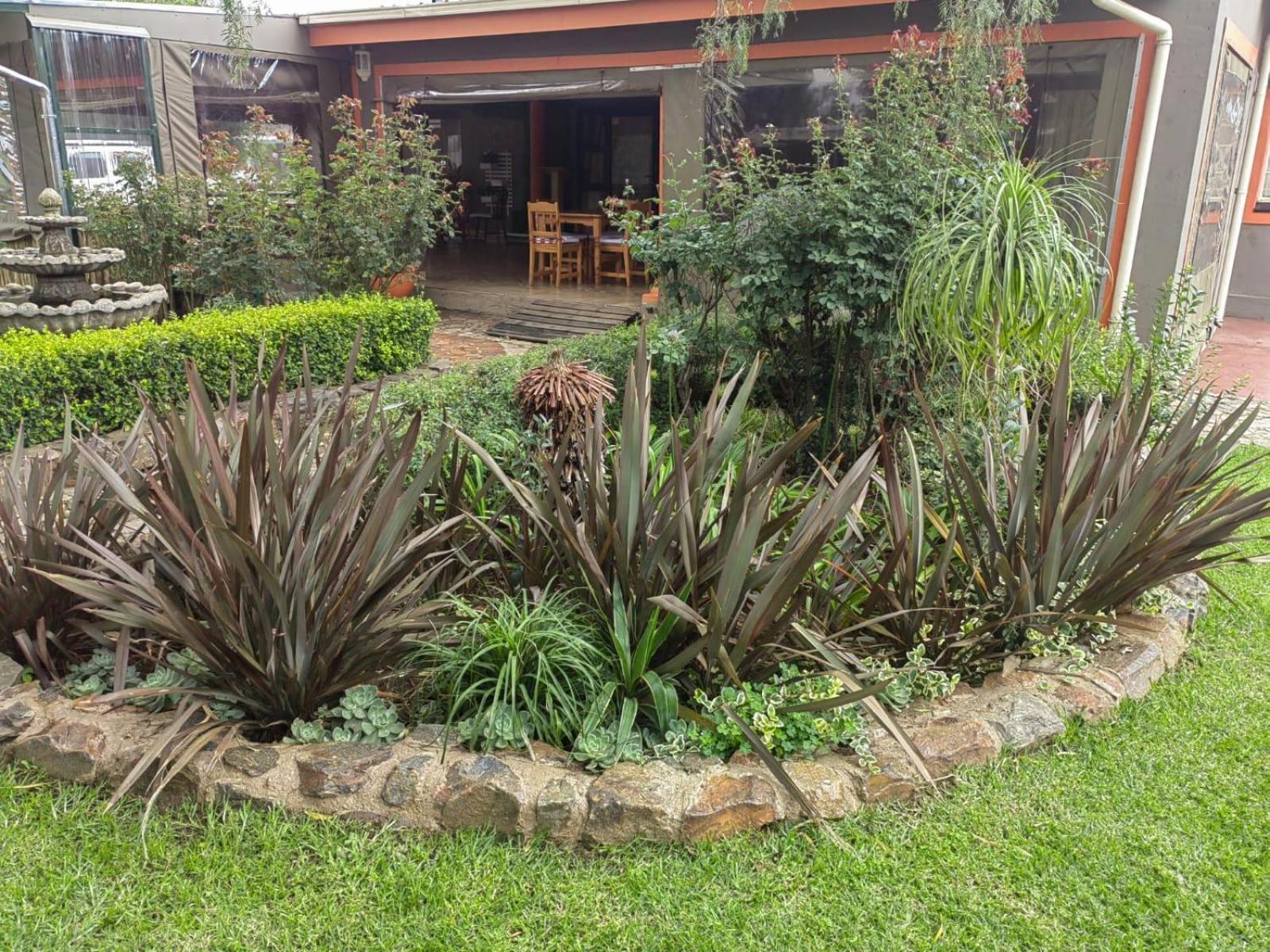 Sibahlenomhlambi Guesthouse Springs  Bagian luar foto