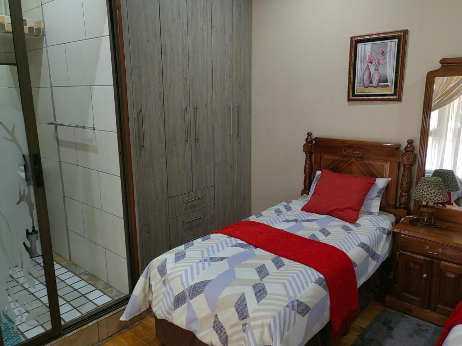 Sibahlenomhlambi Guesthouse Springs  Ruang foto
