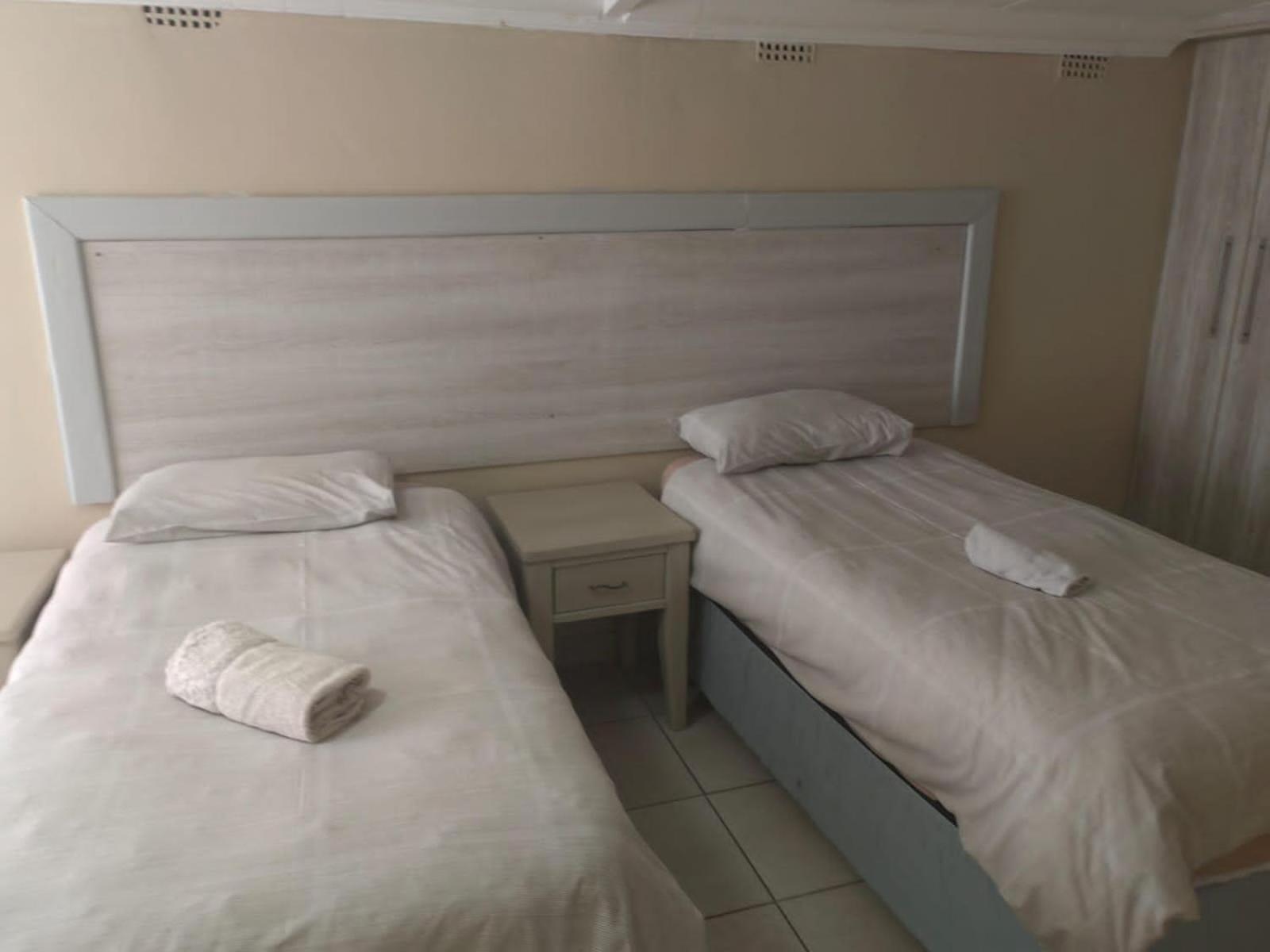 Sibahlenomhlambi Guesthouse Springs  Ruang foto
