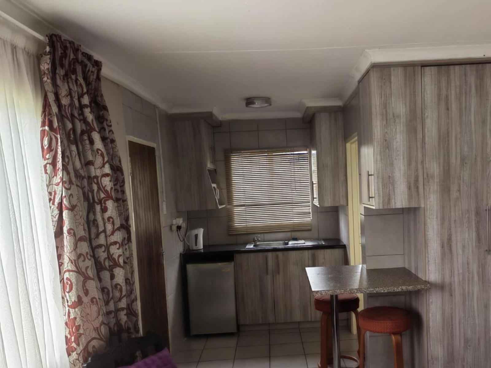 Sibahlenomhlambi Guesthouse Springs  Ruang foto