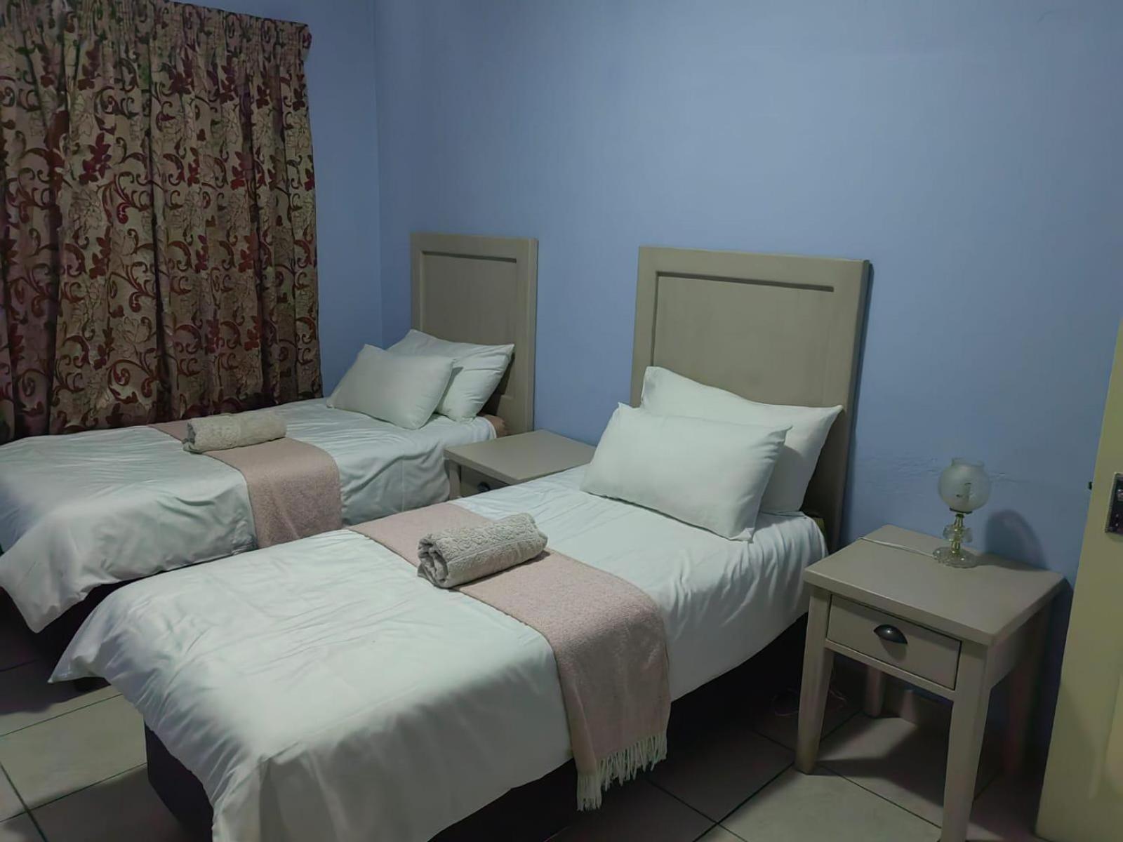 Sibahlenomhlambi Guesthouse Springs  Ruang foto