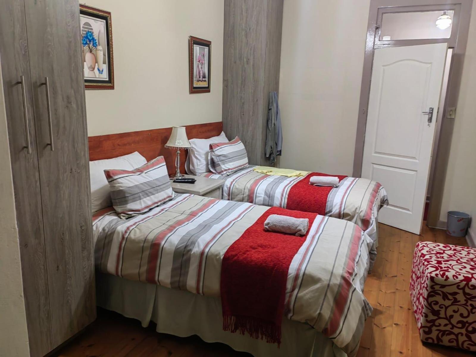 Sibahlenomhlambi Guesthouse Springs  Ruang foto